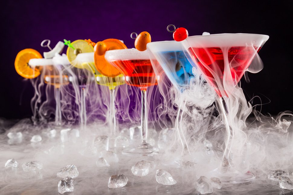 Come preparare un cocktail con il ghiaccio secco in modo sicuro?